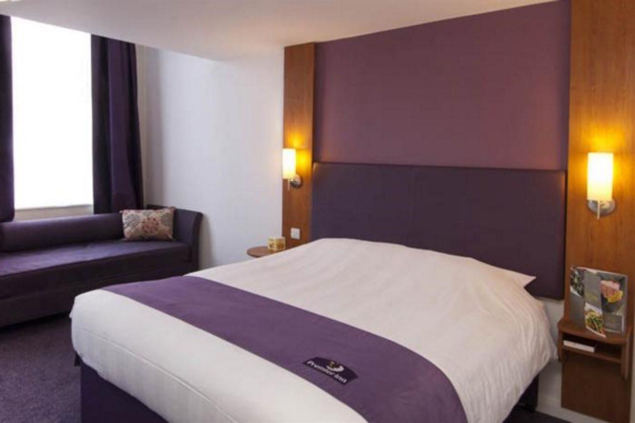 Premier Inn Birmingham City - Aston Exterior foto